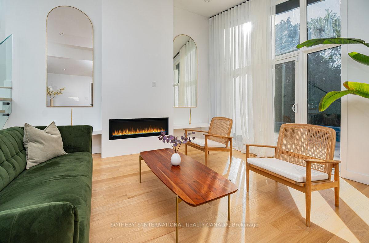 16 Legato Crt, Toronto living room